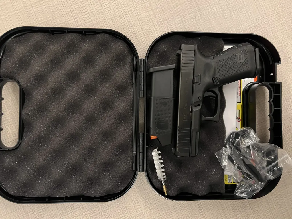 Kadın kamu görevlisinden sıfır glock19 gen 5