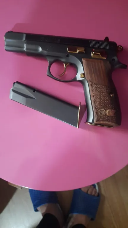 EMNİYET MENSUBUNDAN CZ75 - 3
