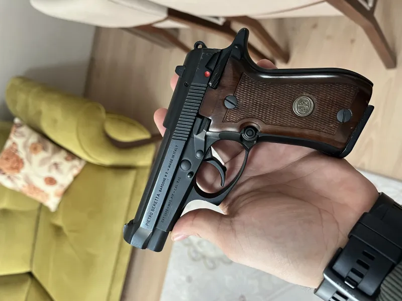 MEMURDAN TERTEMİZ BERETTA F81
