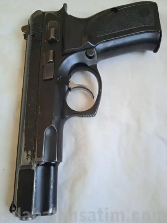 2. El cz 75b