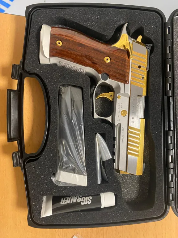 Si̇g Sauer P226 Gold Vi̇oli̇n Seri̇siŞarjör Gravür İşlemeli̇ Türkiyede  başka yok.Koleksi̇yon Mastershop - 4
