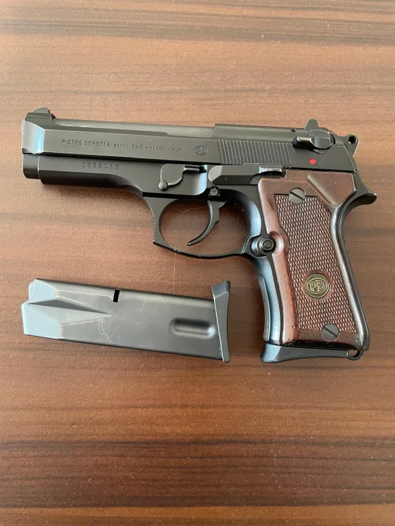 Yargı Mensubu Koleksiyonundan Beretta F 92 Conpact L Modelidir - 2