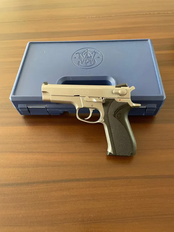 Yargı Mensubunun Koleksiyonundan Smith Wesson 5906 Model Tabanca