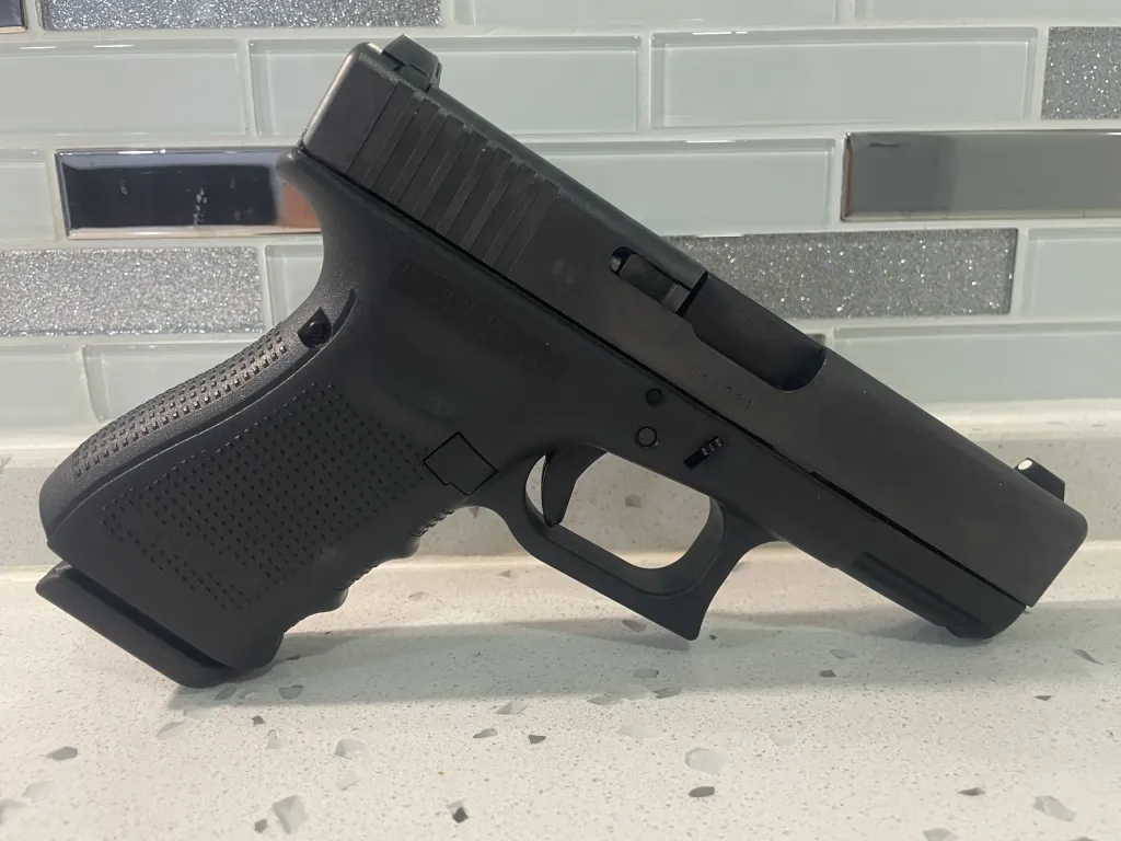 Kamu Görevli̇si̇nden Taşima Ruhsatli Glock 19 Gen4