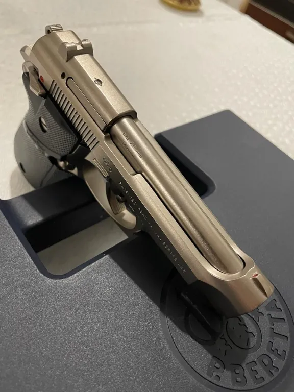 Yargi Mensubundan Beretta F81 Inox