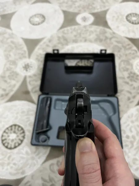 Temiz Orijinal Boyası Üzerinde Cz 75B