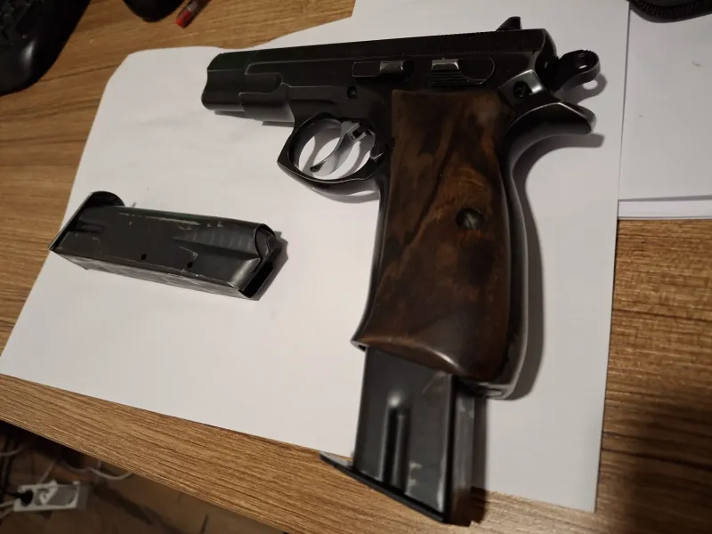 Ori̇ji̇nal Tami̇r Görmemi̇ş Cz 75 B