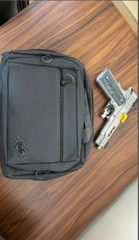 Kullanılmamış Çantasında Silah