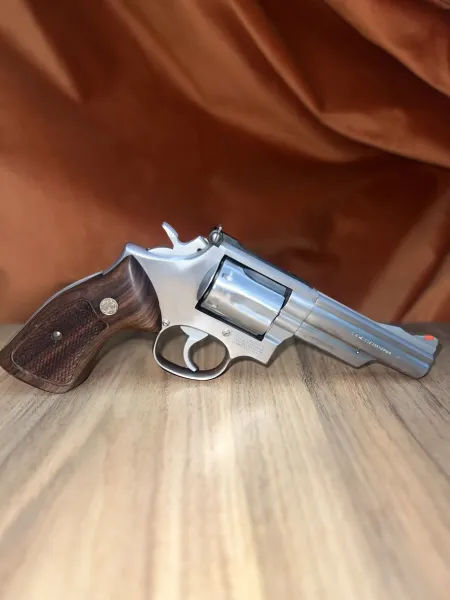 Smi̇th Wesson Model 66 3 357 Magnum