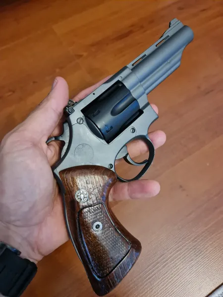 Llama Comanche3 357magnum
