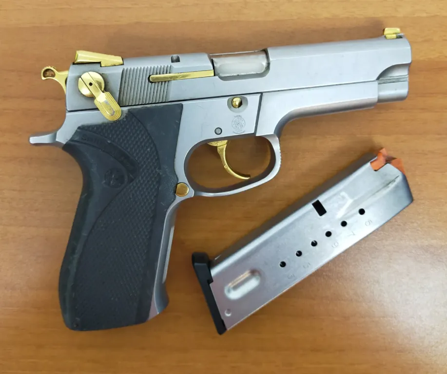Smi̇th Wesson 5906