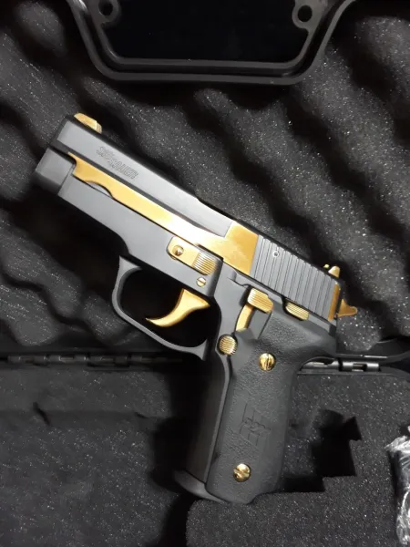 Si̇g Sauer P228 Taşimaya Çok Uygun Hafi̇f Rahat