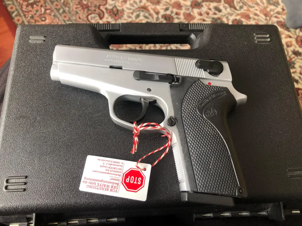 Smith Wesson 3914 Lady - 2