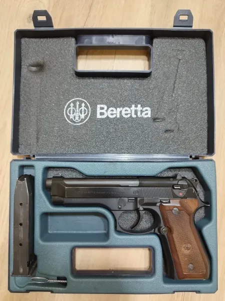 Tertemi̇z Sifir Ayarinda Çok Az Atm Yapilmiş Beretta 92