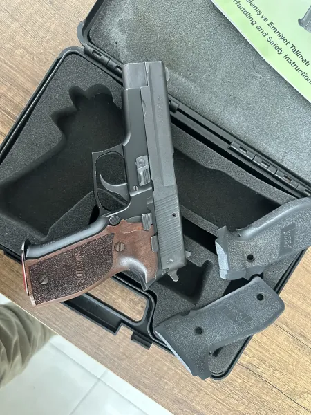 Acil Ruhsat Sahi̇bi̇nden P226