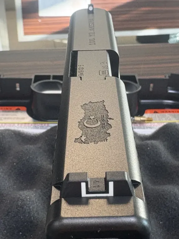 100 Yila Özel Türk Seri̇li̇ Türki̇ye Hari̇tali 100 Yil Anisina Üreti̇len Glock 19 Gen 5 - 3