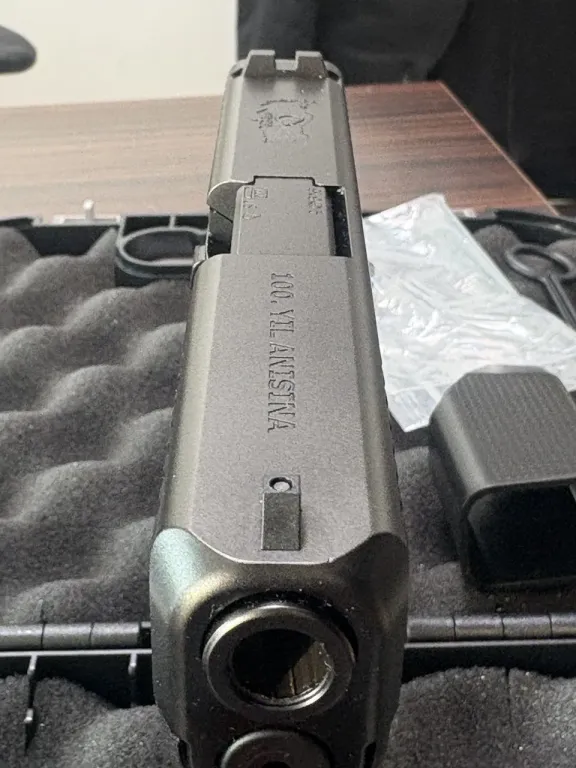 100 Yila Özel Türk Seri̇li̇ Türki̇ye Hari̇tali 100 Yil Anisina Üreti̇len Glock 19 Gen 5 - 2