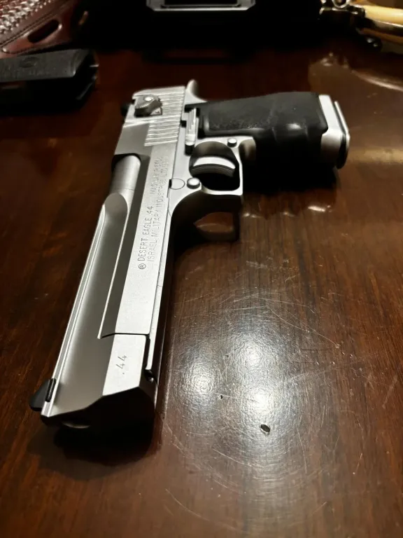 44 Magnum Desert Eagle - 4
