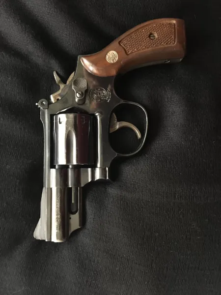 19 6 Smith Wesson