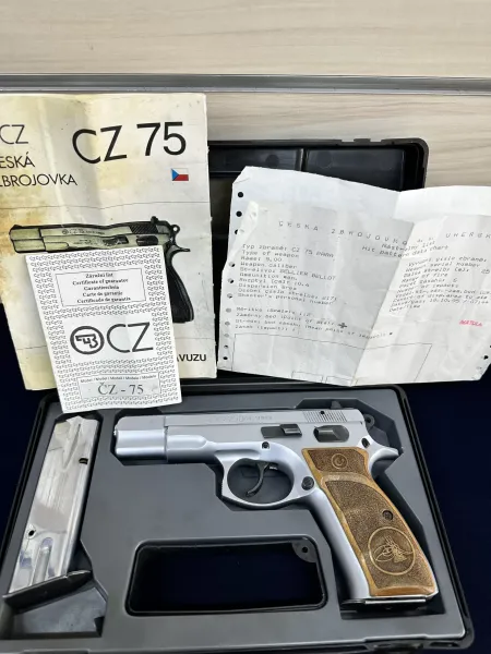 Orji̇nal Kutusunda Serti̇fi̇kali 0 Ayarinda Kromlu Cz 75 B