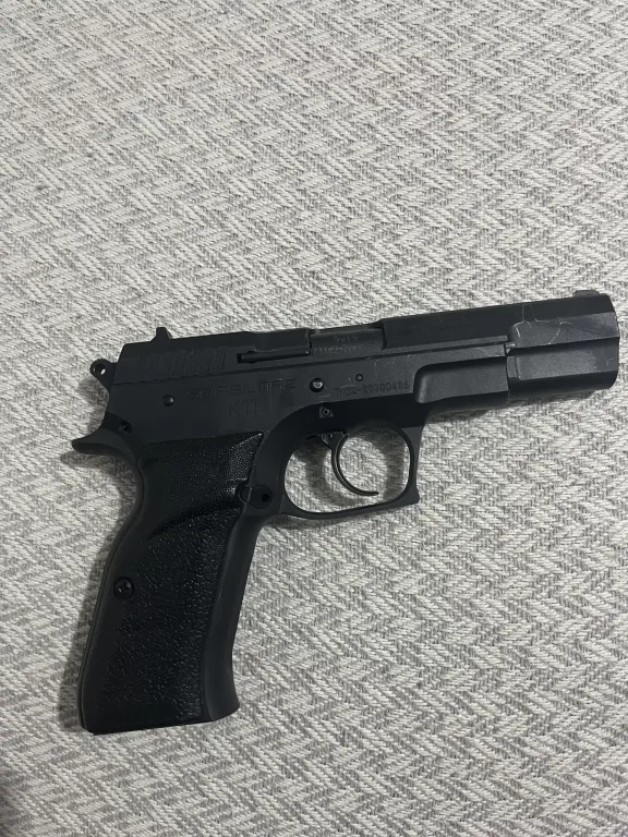 Kamu Personelinden Sarsılmaz K11 Siyah - 2