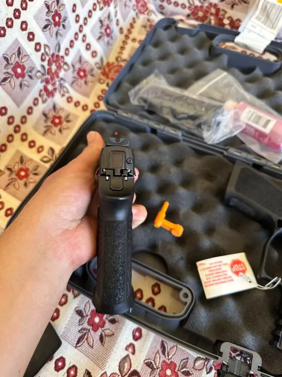 Kamu Görevli̇si̇nden Sifir Kullanilmamiş Full Aksesuarli P320 - 3