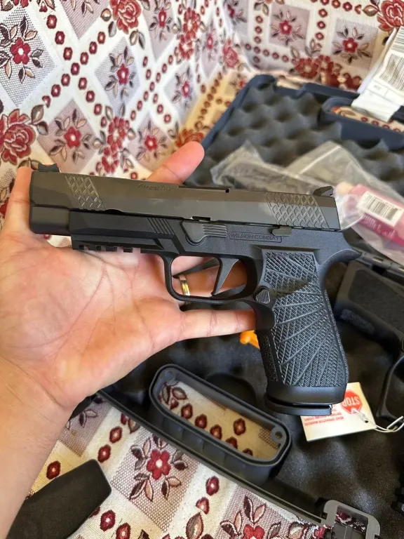 Kamu Görevli̇si̇nden Sifir Kullanilmamiş Full Aksesuarli P320 - 1