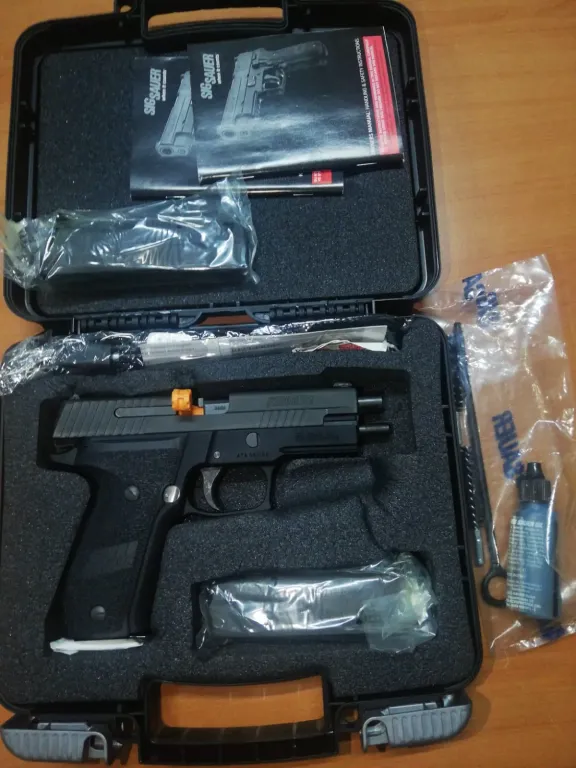 Sifir Poşeti̇nde Kullanilmamiş Sig Sauer P 226 Elite Si̇lah