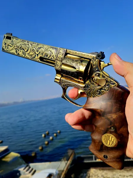 Dünyada Tek Özel Tasarım Rossi 357 Magnum
