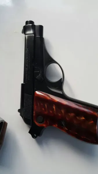 Baretta 6