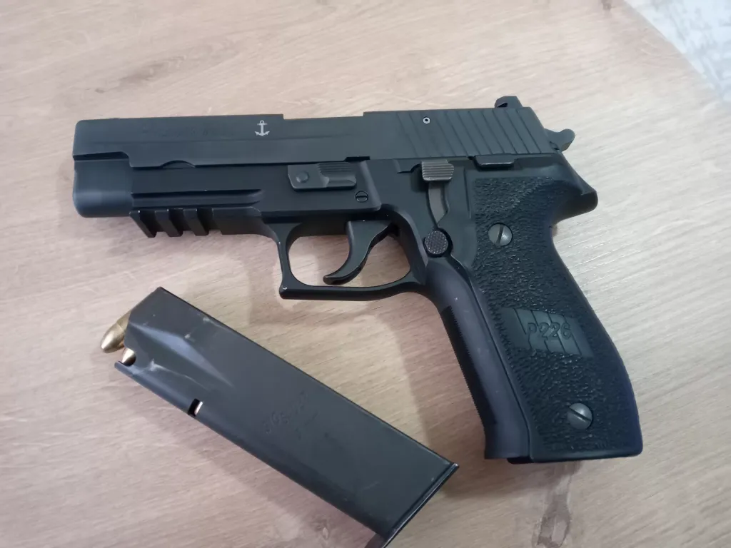 Sig Sauer P226 Amerikan - 2