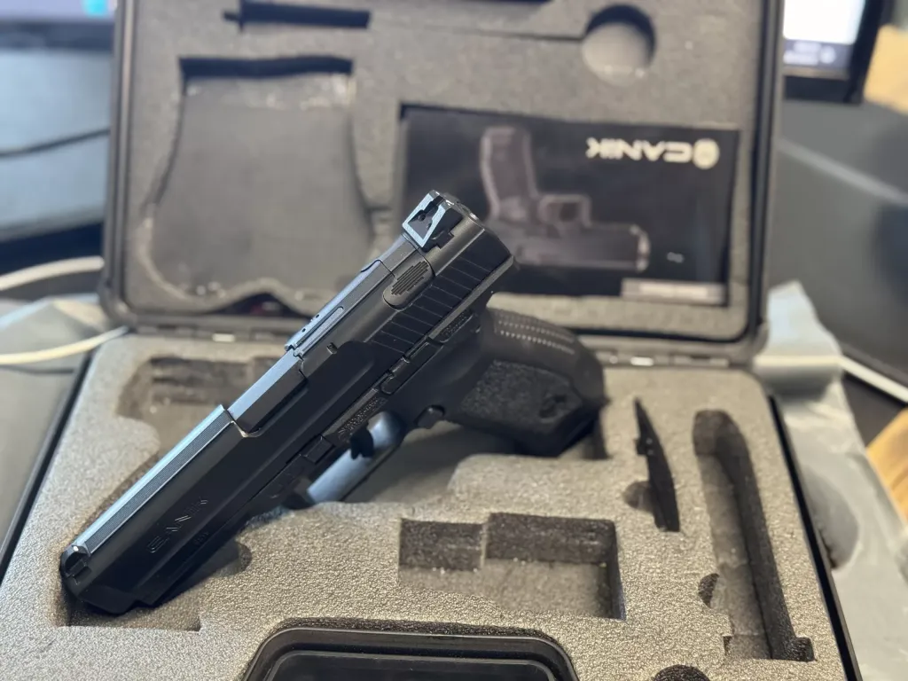 Hi̇ç Taşinmamiş Sifir Ayarinda Cani̇k Tp9 V2 - 3
