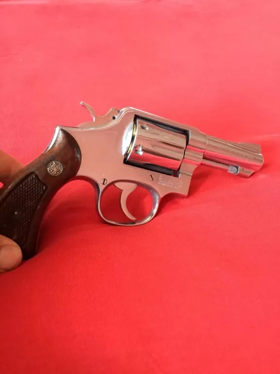 Polisten Satılık Toplu Smith Wesson Silah - 1