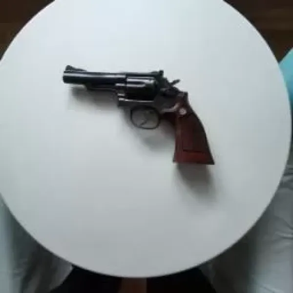 Sahibinden Taşima Rusatlı Fazla Mermı Atilmamış Temiz Kulanılmış Simth Wesoon Silah Serisi Orjinal Bayalı