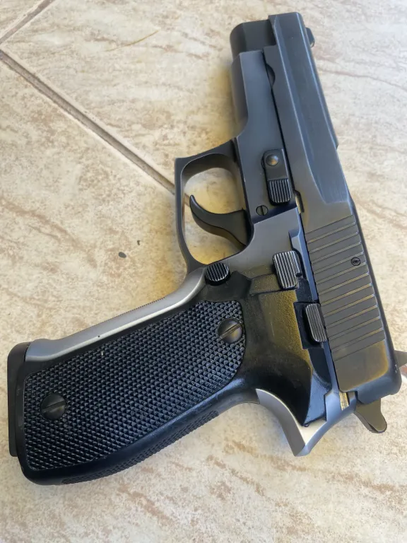 Polis Memurundan Temiz Sigsauer P226