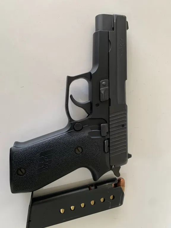 Sig Sauer P220 - 4