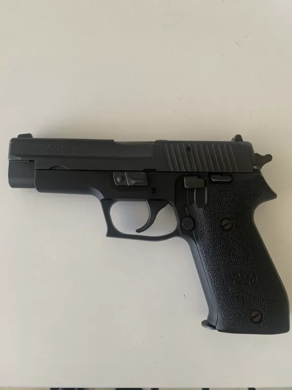 Sig Sauer P220 - 3