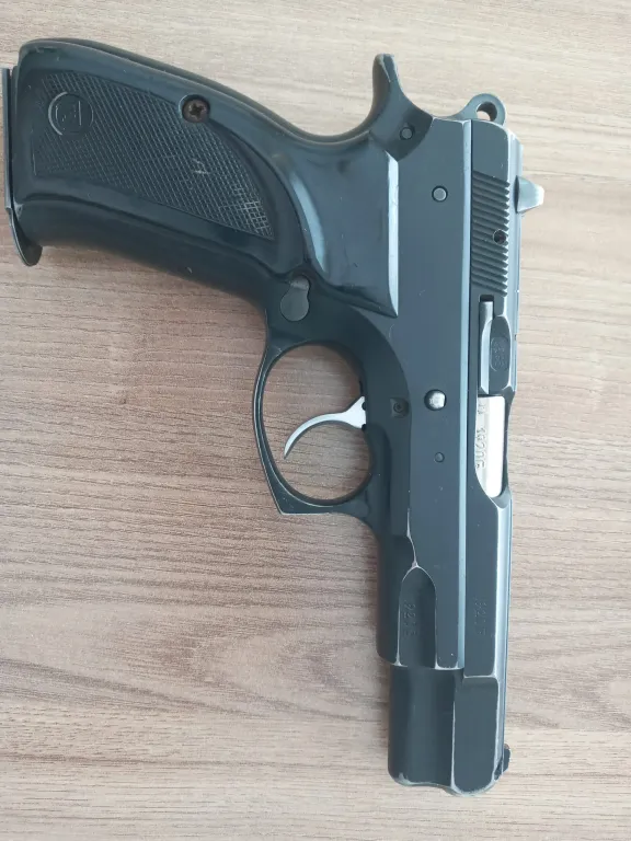 Emekli Kamu Görevlisinden Orijinal Cz75 B Tabanca