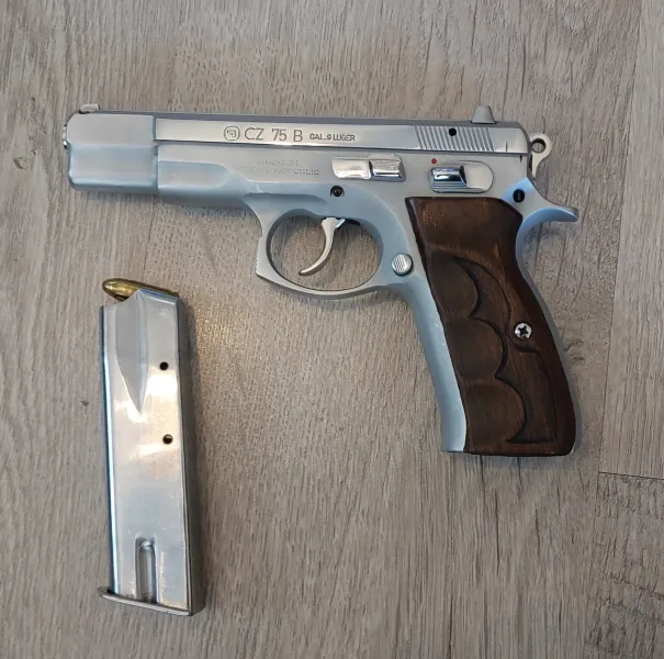Emekli̇ Poli̇sten Satilik Cz75 B Luger