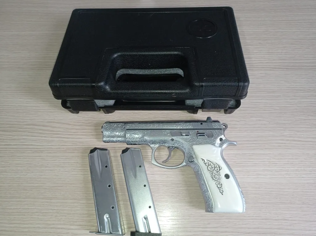 Polisten Cz 75 B Gümüş Gravür Işmeli Sıfır Ayarında - 3