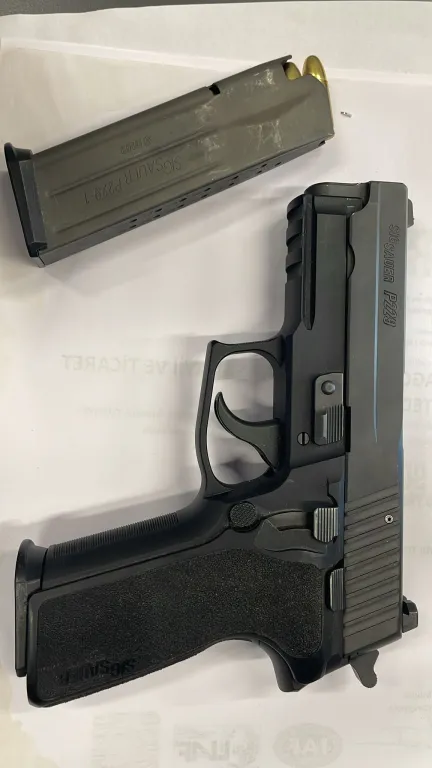 Sig Sauer P229 - 1