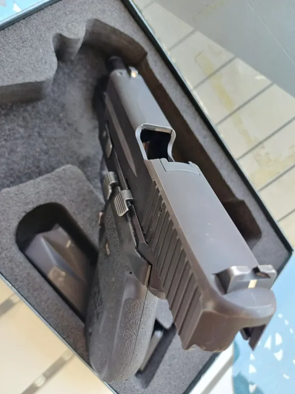 Sig Sauer P228 - 4