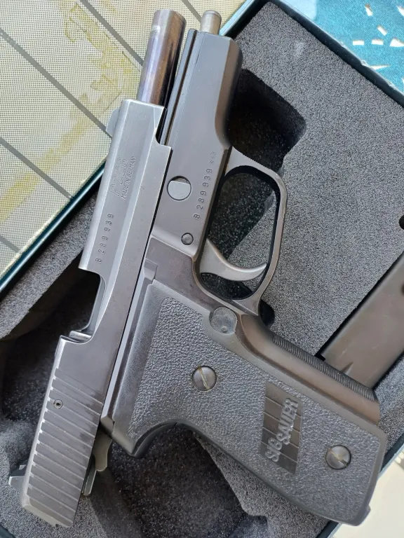 Sig Sauer P228 - 3