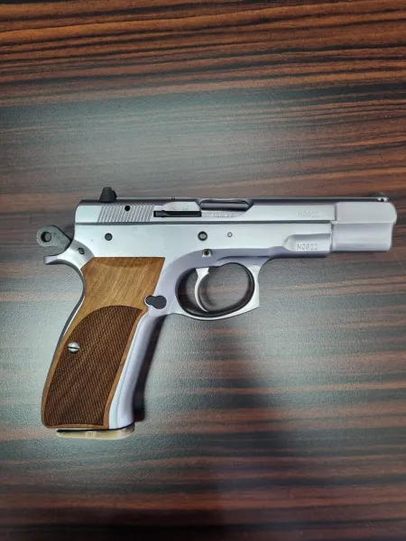 Kamu Görevli̇si̇nden Tertemi̇z Metali̇k Cz 75B 9Mm