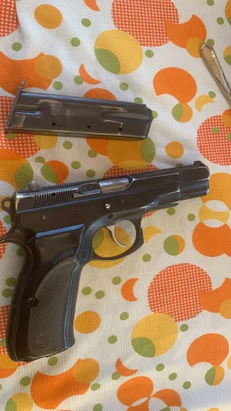 Cz 75 B Çok Atiş Yapilmamiş Temi̇z Tabanca Orji̇nal Boyali