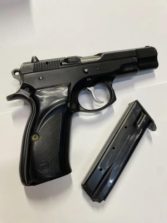 Cz 75 B Cal 9 Luger Si̇yah Ori̇ji̇nal İşlemsi̇z Tabanca