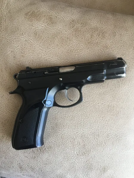 Emekli Polisten Taşıma Ruhsatlı Az Atış Yapılmış Orjinal Cz 75 B Silah Fiyatı 70 Tl Dir