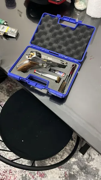 Kutusunda Sıfır Sarsılmaz P 8 L Işlemeli