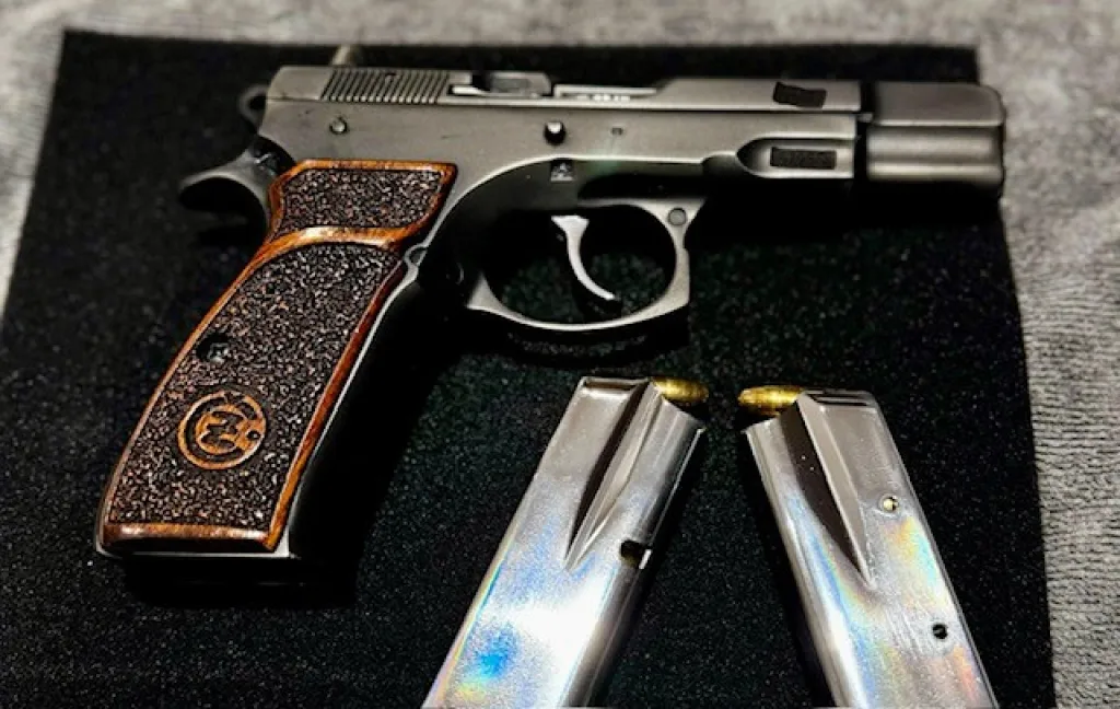 Banka Müdüründen Cz 75 B Ruhsatı Evrakı Hazır Olmayan Lütfen Aramasın - 3