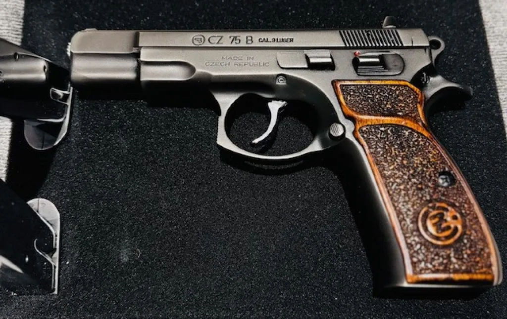 Banka Müdüründen Cz 75 B Ruhsatı Evrakı Hazır Olmayan Lütfen Aramasın - 2